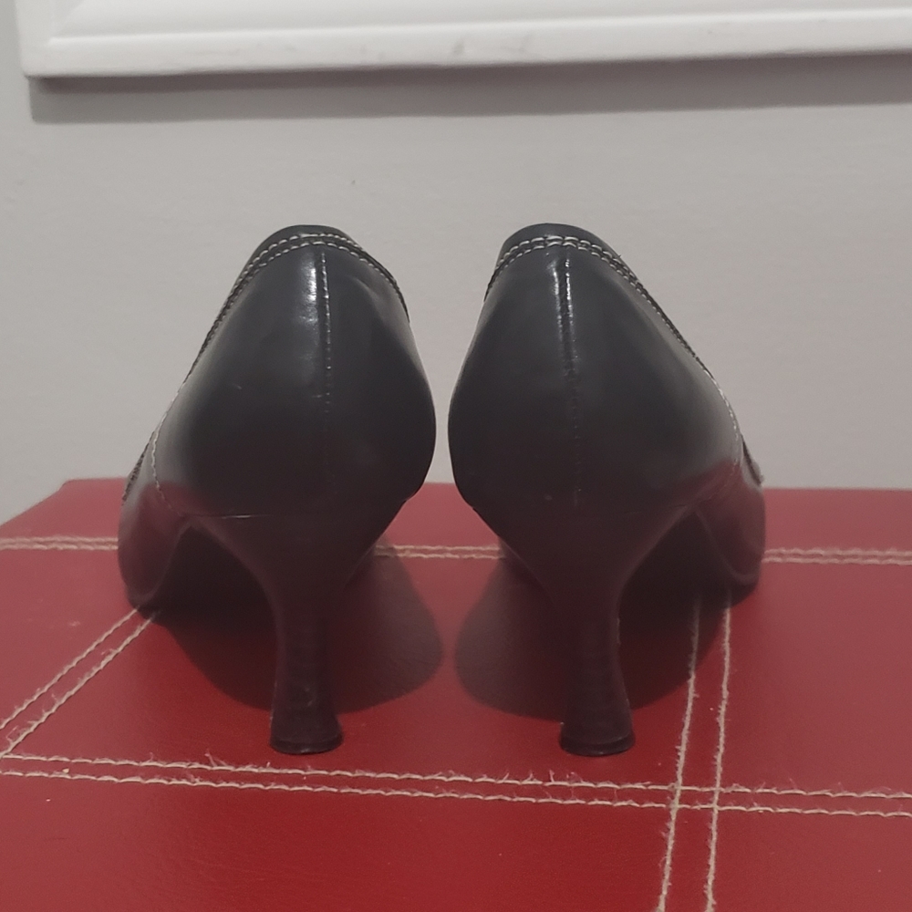 Shoes - Picture 6 of 9